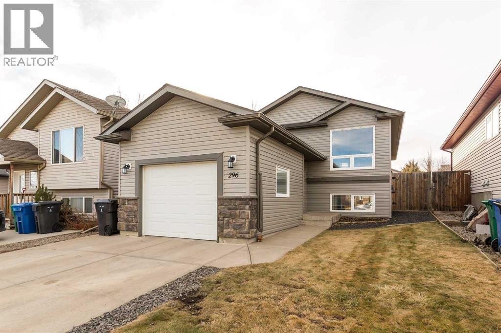296 Tartan Circle W, Lethbridge, Alberta