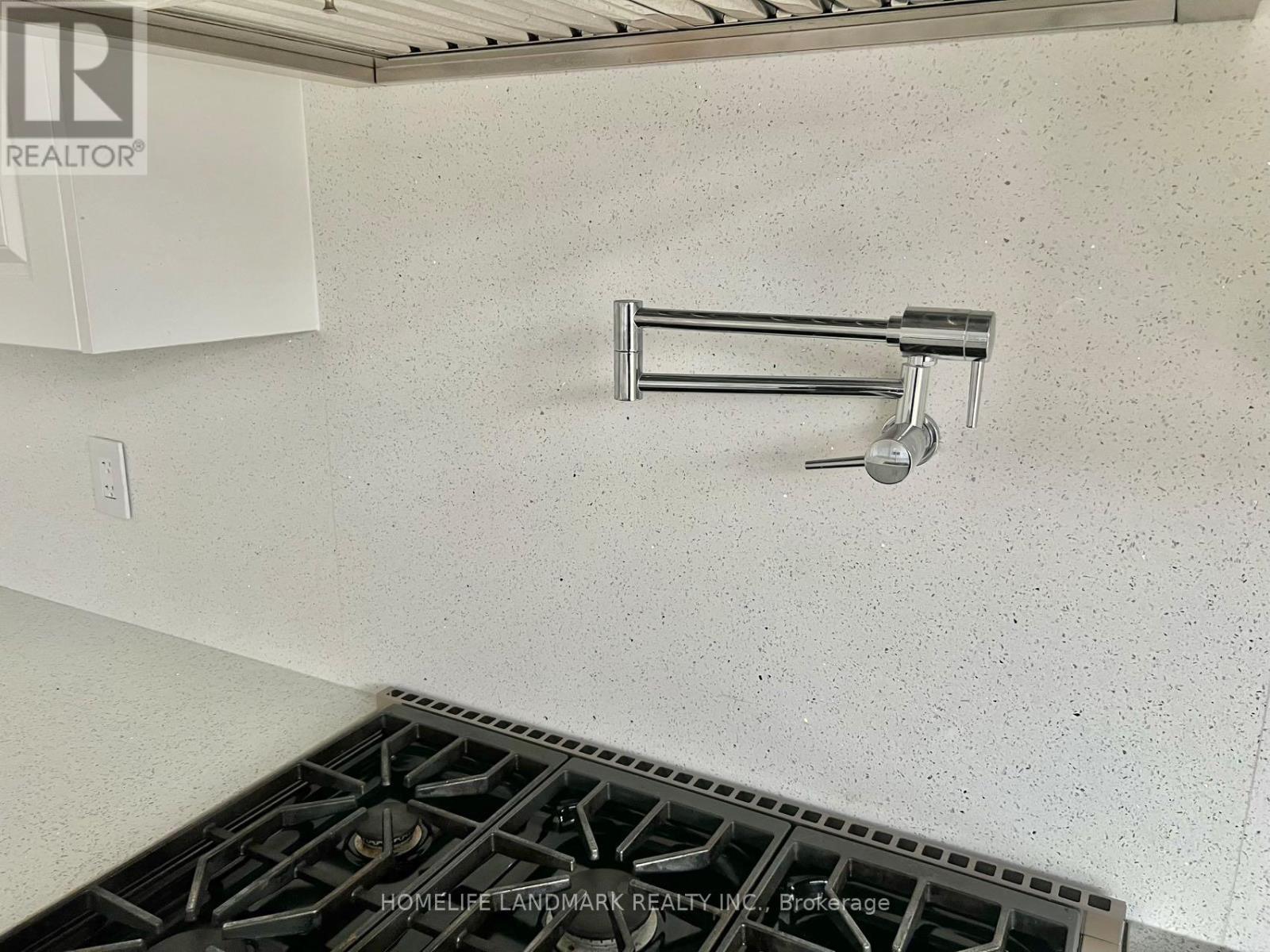 9 Perigo Court, Richmond Hill, Ontario  L4E 1K3 - Photo 9 - N12835384