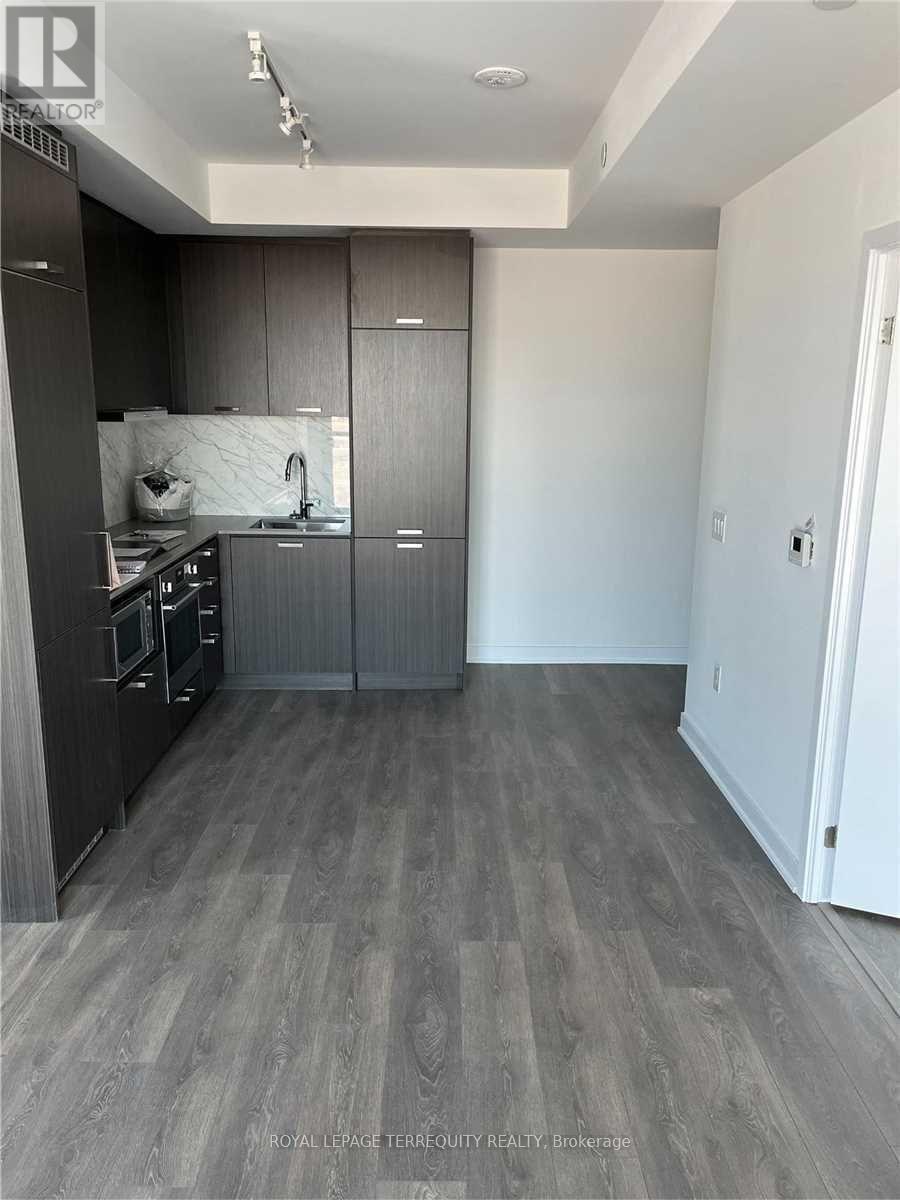 1116 - 10 Honeycrisp Crescent, Vaughan, Ontario  L4K 0M7 - Photo 3 - N12835512