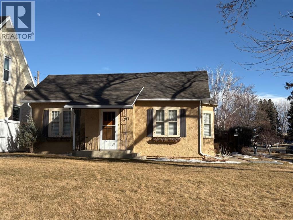 1407 4 Avenue S, Lethbridge, Alberta  T1J 0R6 - Photo 2 - A2289689