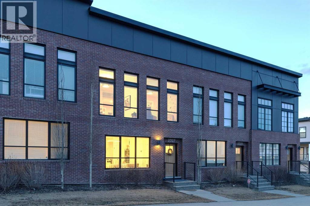 2327 77 Street Sw, Calgary, Alberta  T3H 6E1 - Photo 2 - A2284987