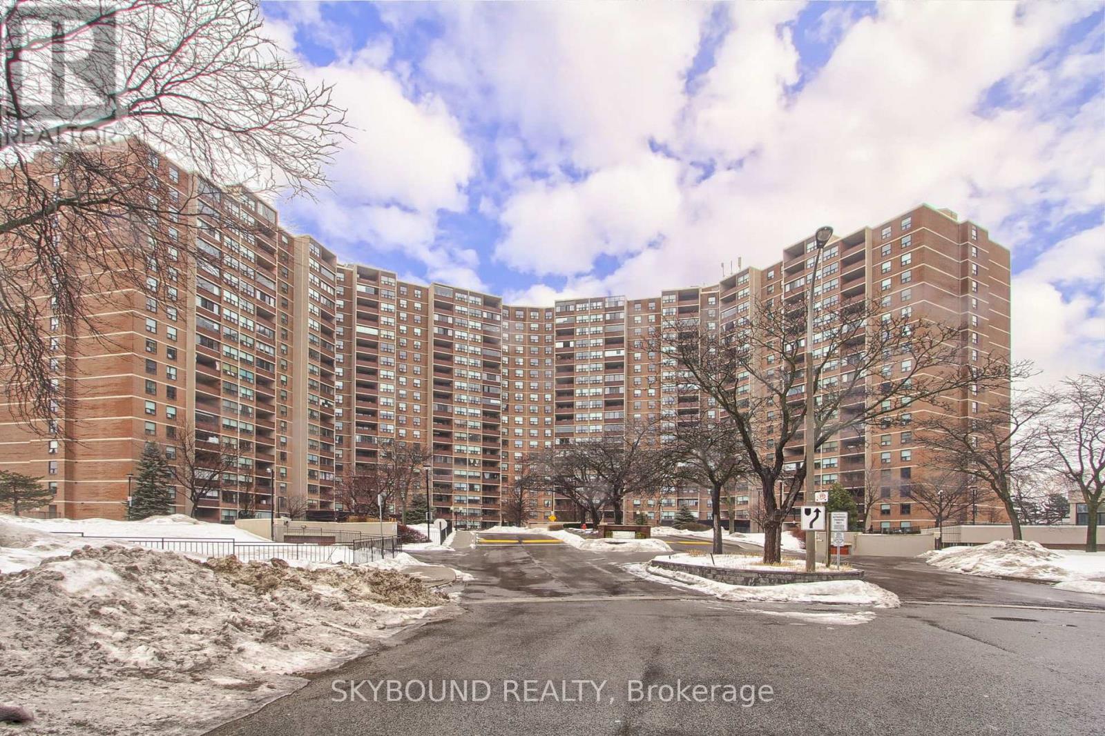 705 - 716 THE WEST MALL, Toronto, Ontario