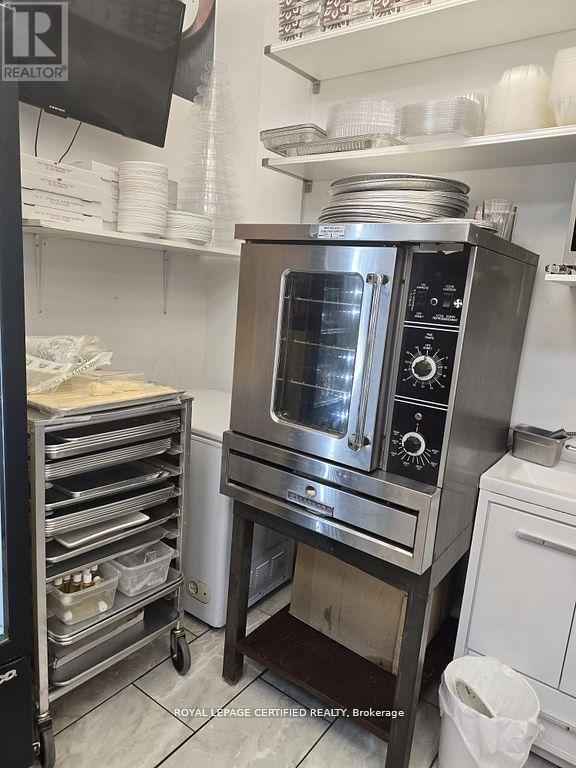 4141 Dixie Road, Mississauga (Rathwood), Ontario  L4W 1V5 - Photo 11 - W12835430