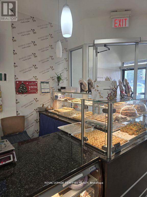 4141 Dixie Road, Mississauga (Rathwood), Ontario  L4W 1V5 - Photo 14 - W12835430