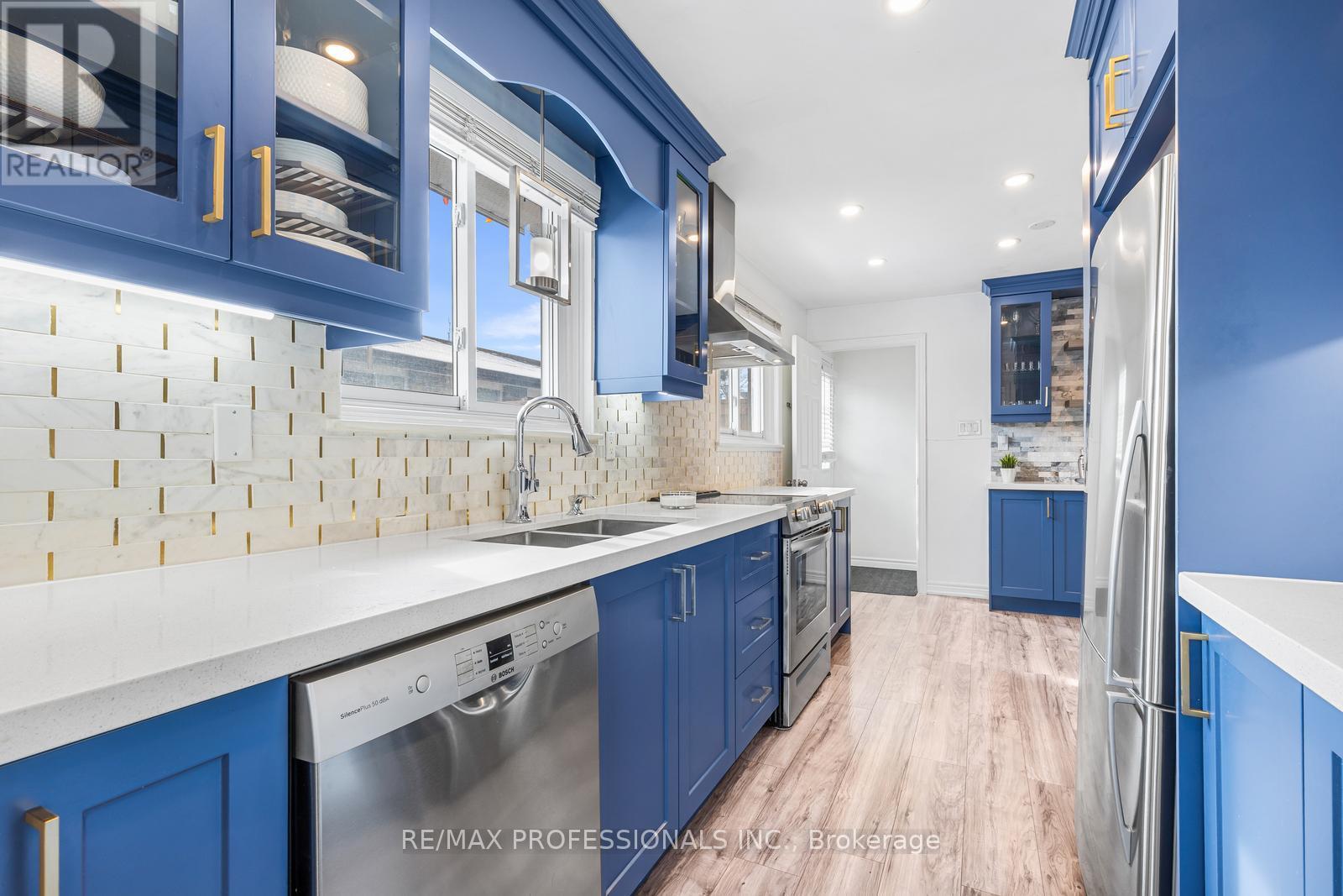 7656 Priory Crescent, Mississauga, Ontario  L4T 3H5 - Photo 16 - W12835470