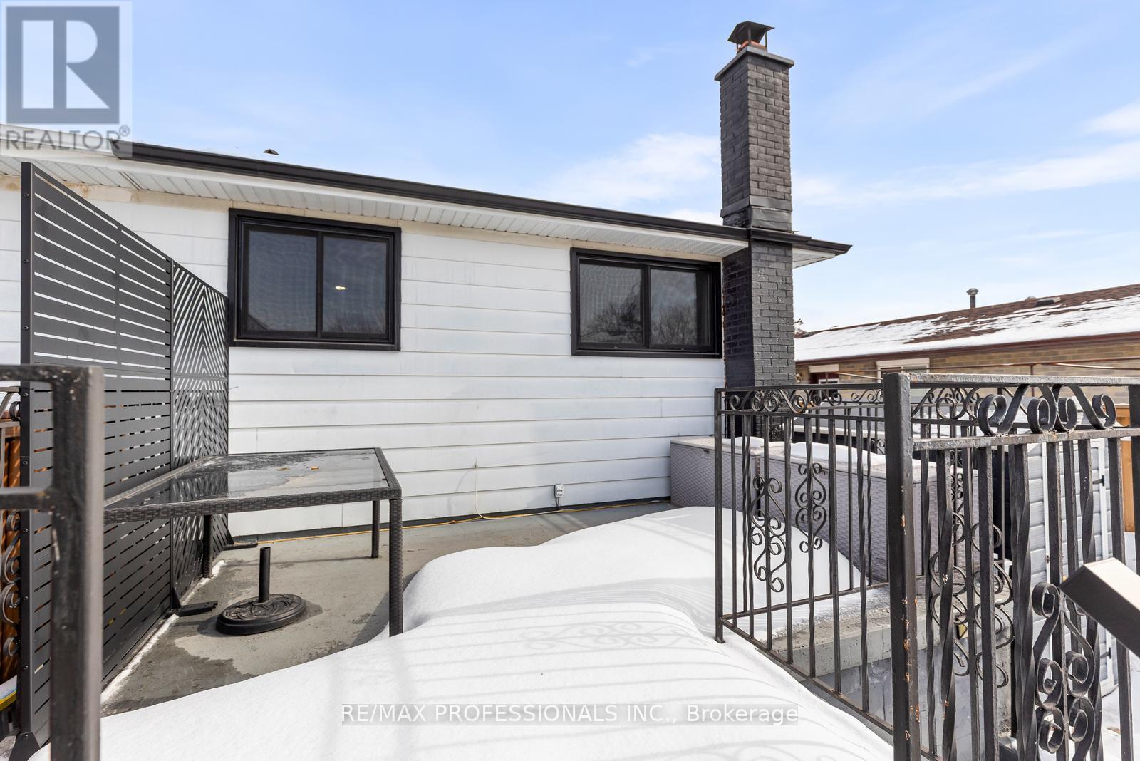 7656 Priory Crescent, Mississauga, Ontario  L4T 3H5 - Photo 35 - W12835470