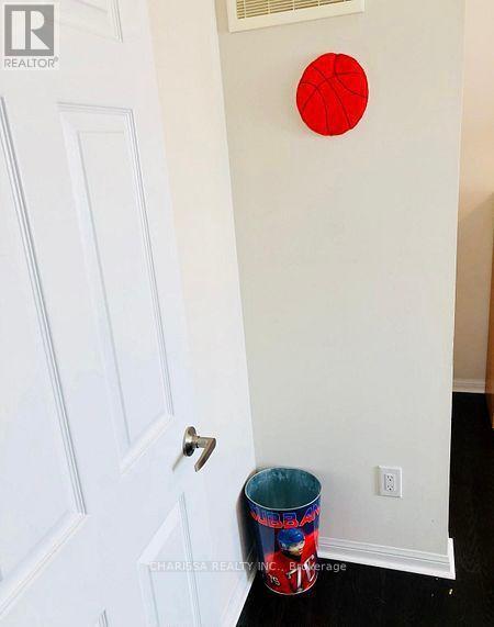 945 Farmstead Drive, Milton, Ontario  L9T 8H9 - Photo 28 - W12835498