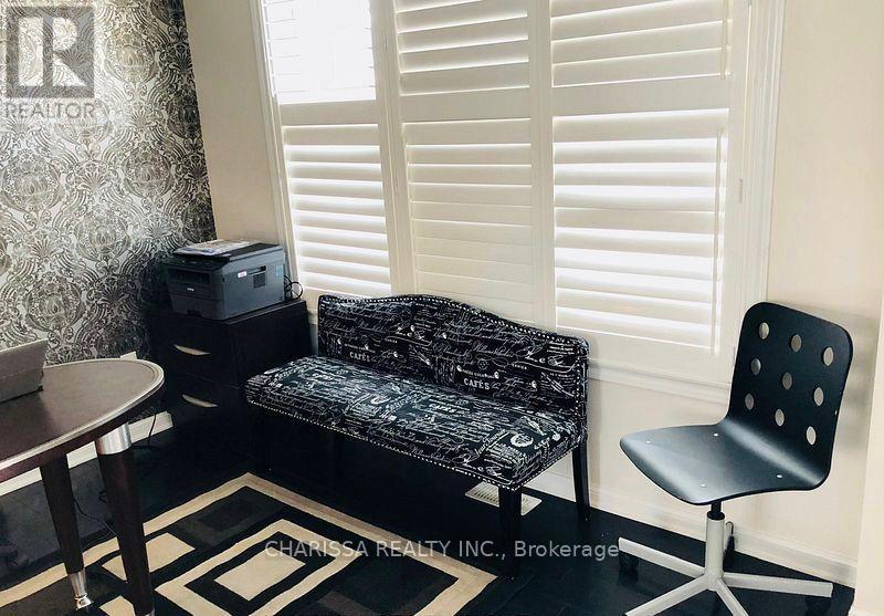 945 Farmstead Drive, Milton, Ontario  L9T 8H9 - Photo 3 - W12835498