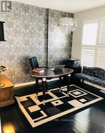 945 Farmstead Drive, Milton, Ontario  L9T 8H9 - Photo 4 - W12835498