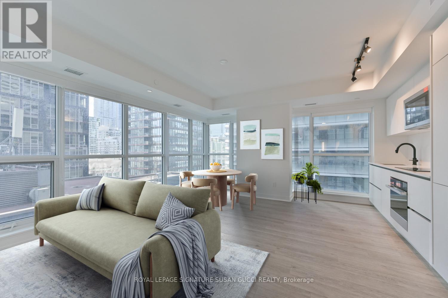 1303 - 327 King Street W, Toronto, Ontario  M5V 0W7 - Photo 2 - C12830144