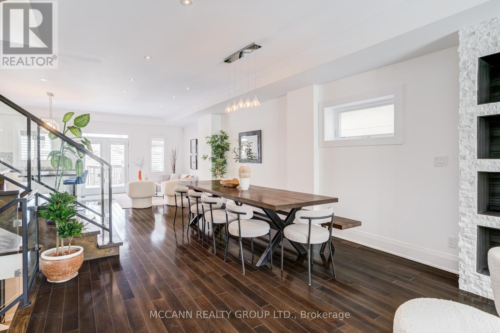 1155 Greenwood Avenue, Toronto, Ontario  M4J 4E7 - Photo 11 - E12795054