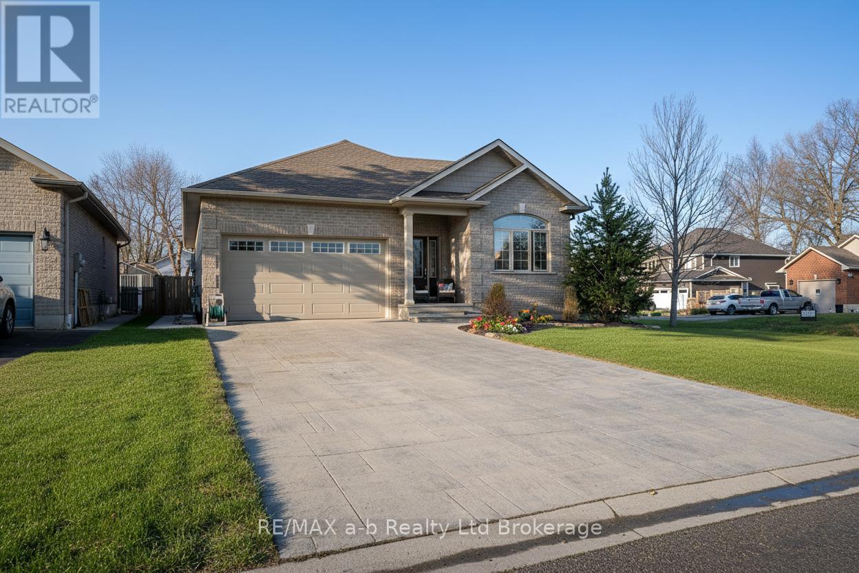7 Irving Drive, Norwich, Ontario  N0J 1P0 - Photo 1 - X12835670