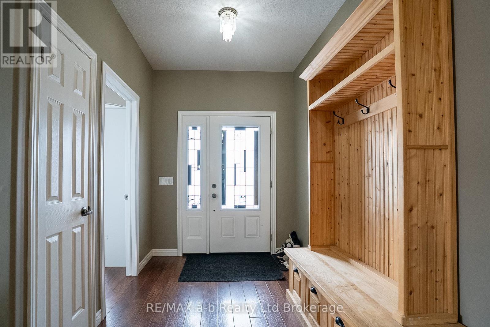 7 Irving Drive, Norwich, Ontario  N0J 1P0 - Photo 14 - X12835670