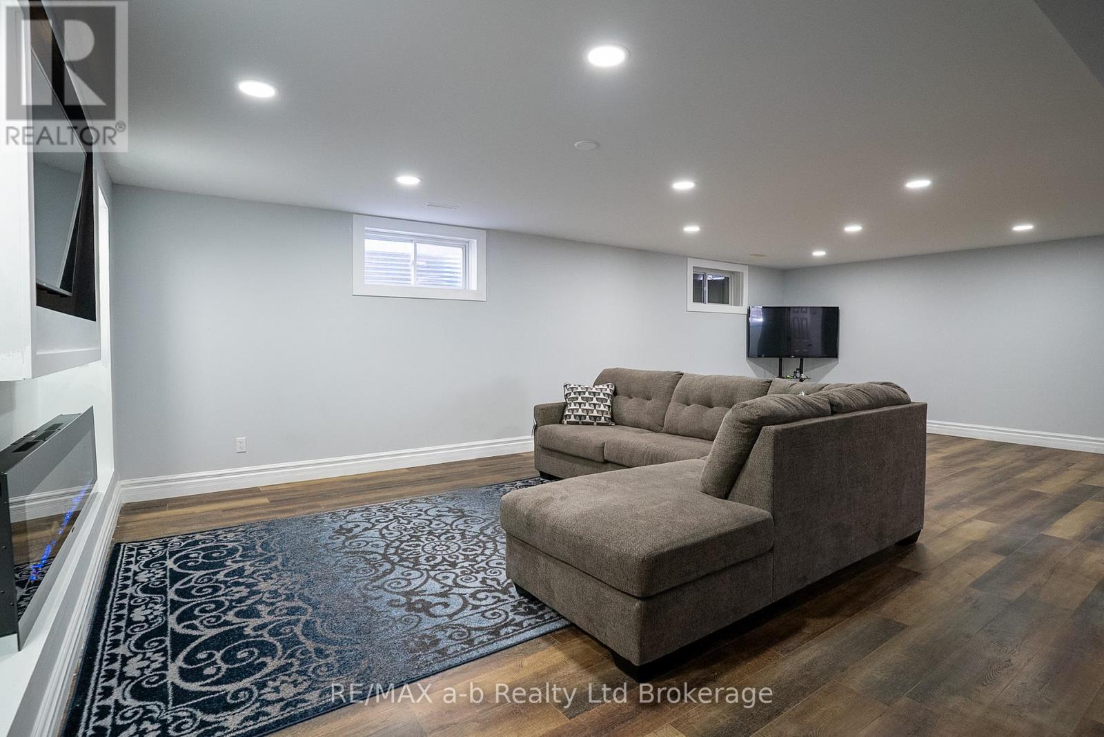 7 Irving Drive, Norwich, Ontario  N0J 1P0 - Photo 15 - X12835670