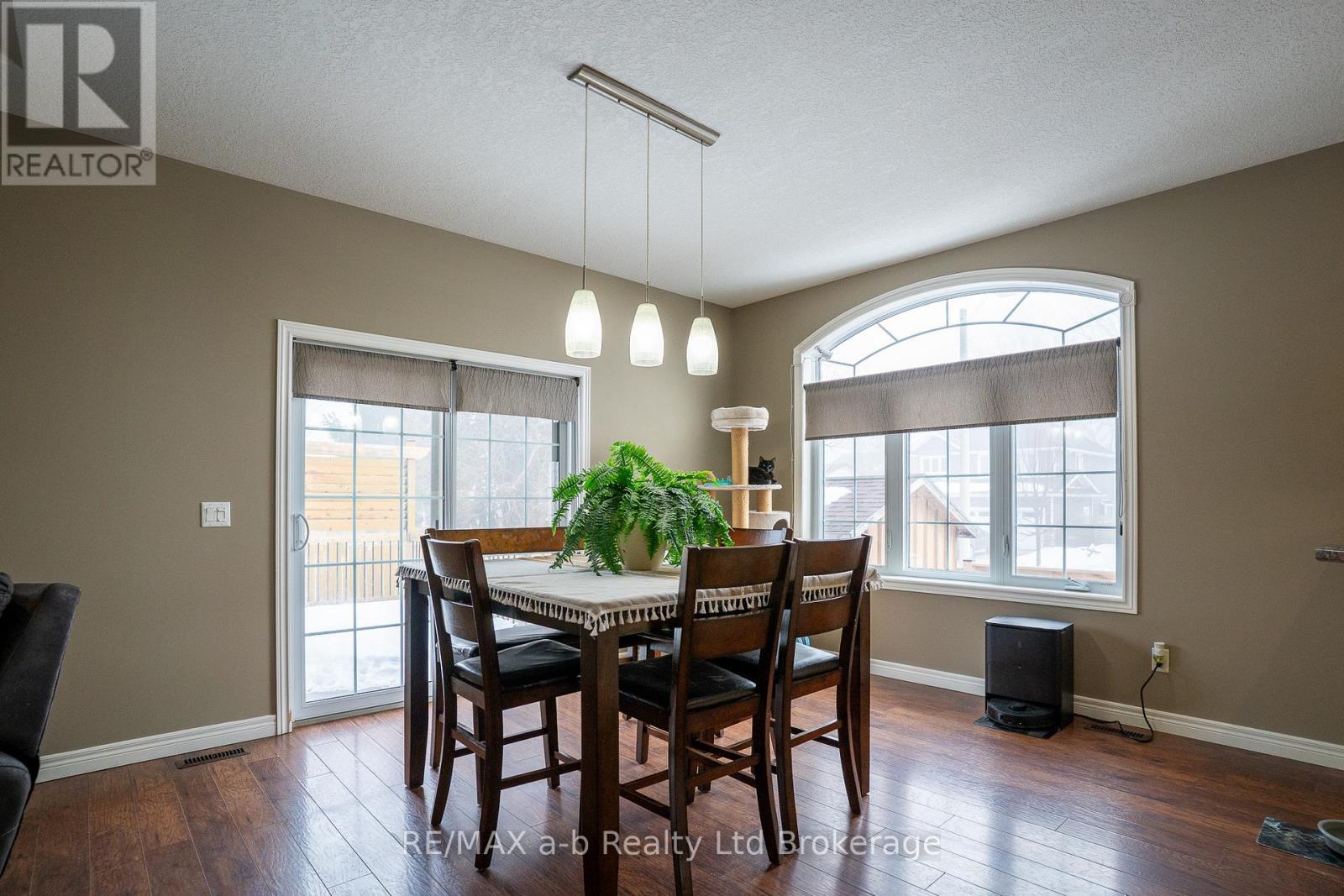 7 Irving Drive, Norwich, Ontario  N0J 1P0 - Photo 4 - X12835670