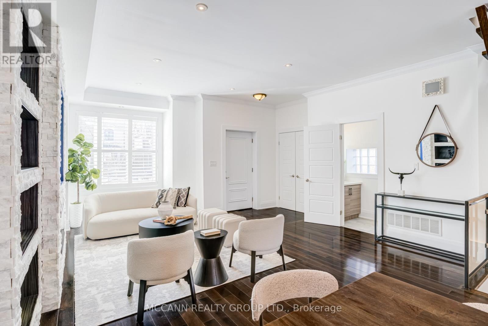 1155 Greenwood Avenue, Toronto, Ontario  M4J 4E7 - Photo 6 - E12795054