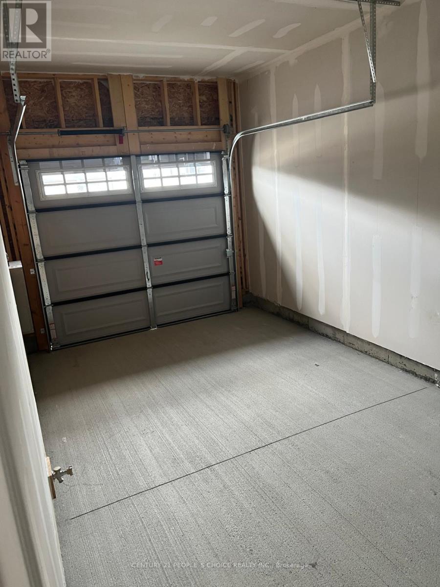 32 Atop Lane, Ottawa, Ontario  K1X 0H2 - Photo 15 - X12788828