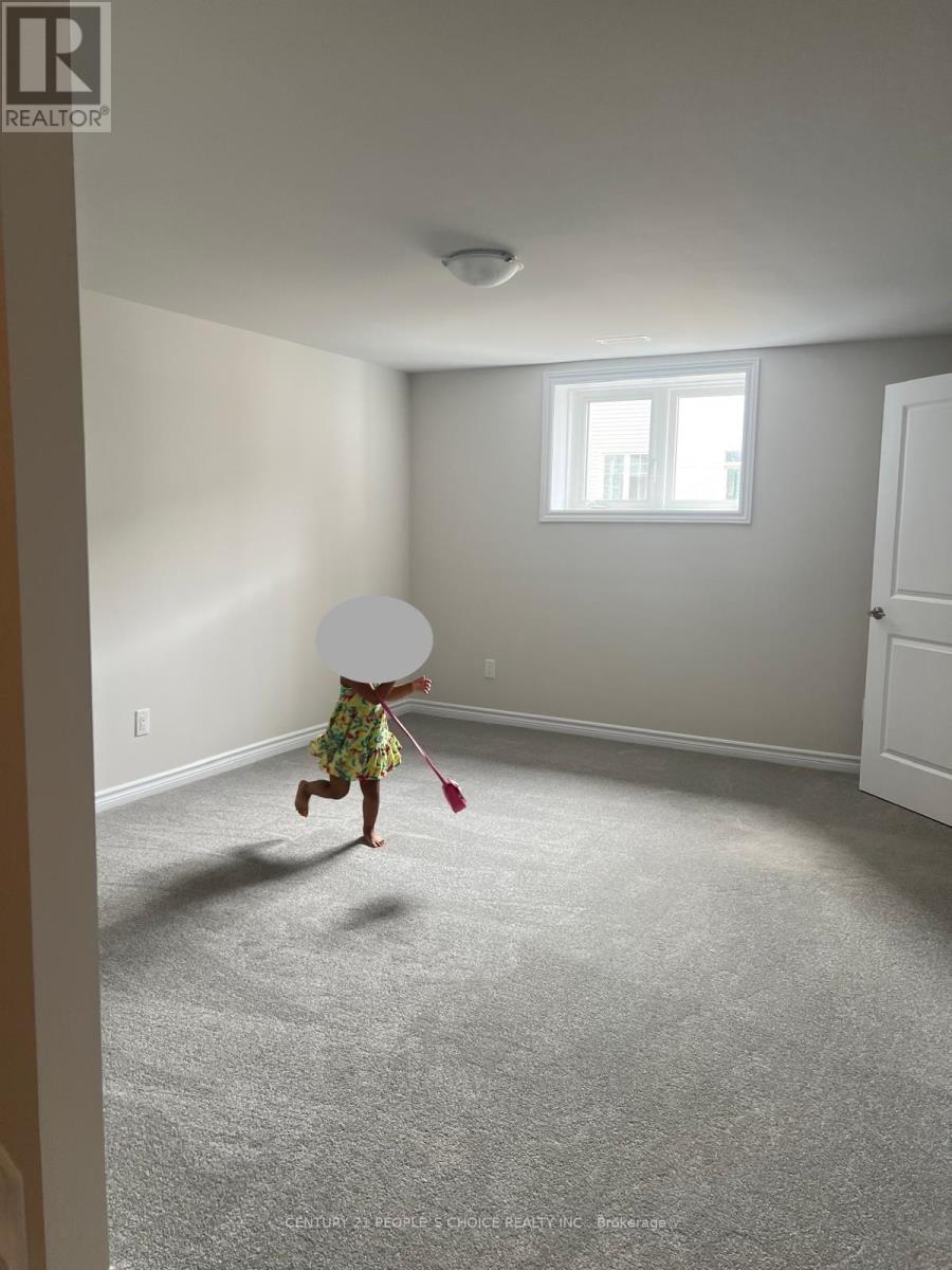 32 Atop Lane, Ottawa, Ontario  K1X 0H2 - Photo 7 - X12788828