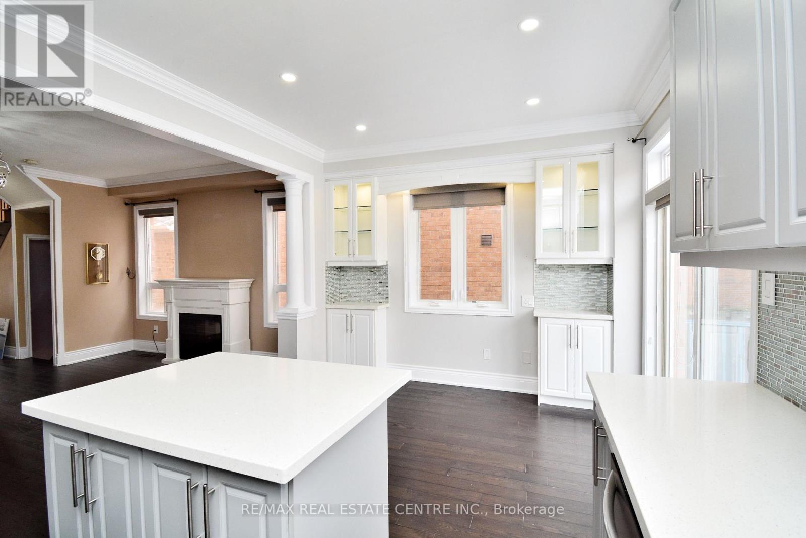 94 Seahorse Avenue, Brampton, Ontario  L6V 4N8 - Photo 7 - W12835316