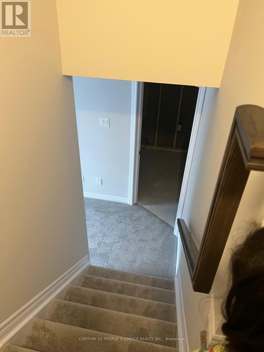 32 Atop Lane, Ottawa, Ontario  K1X 0H2 - Photo 14 - X12788828