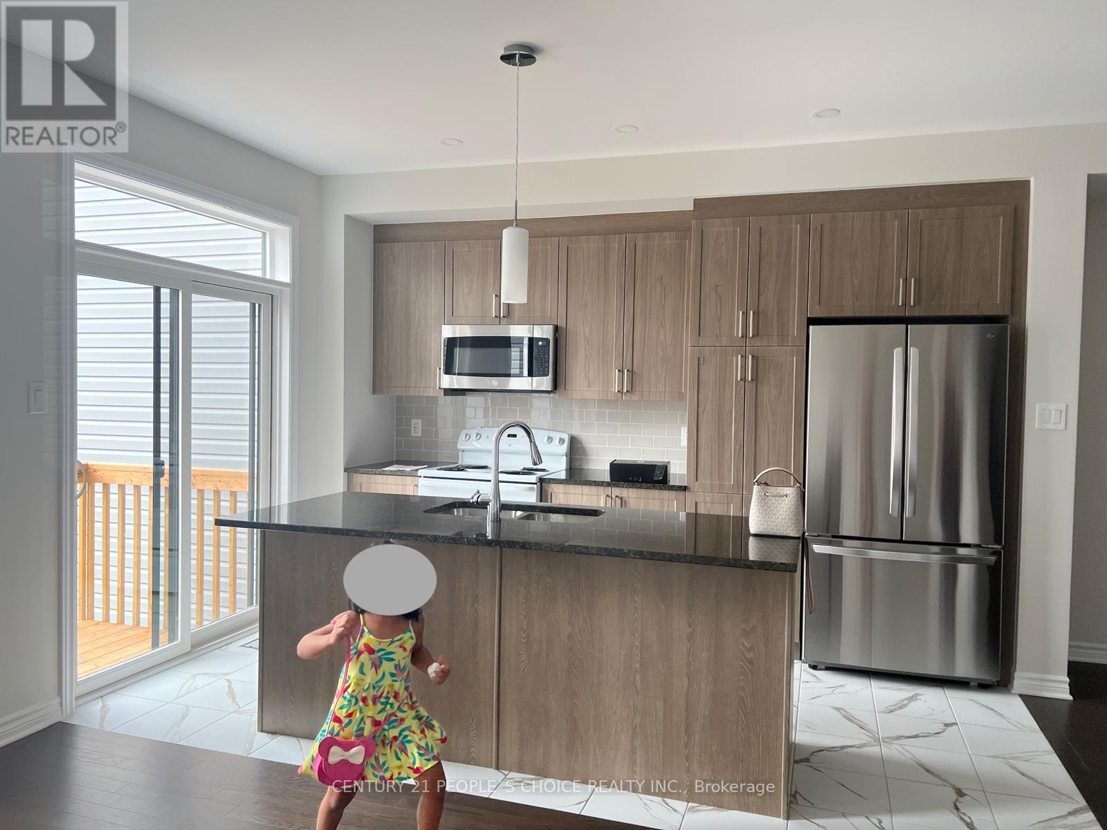 32 Atop Lane, Ottawa, Ontario  K1X 0H2 - Photo 5 - X12788828