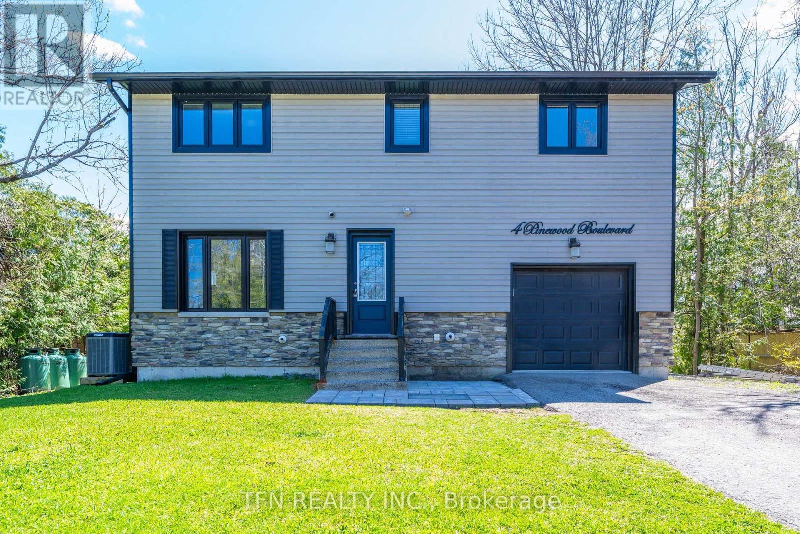 4 PINEWOOD BOULEVARD, Kawartha Lakes, Ontario