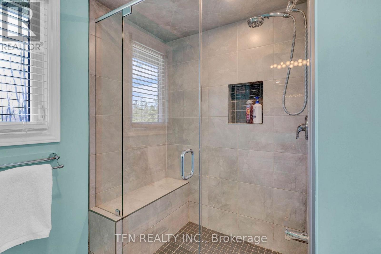 4 Pinewood Boulevard, Kawartha Lakes, Ontario  K0M 2T0 - Photo 15 - X12835424