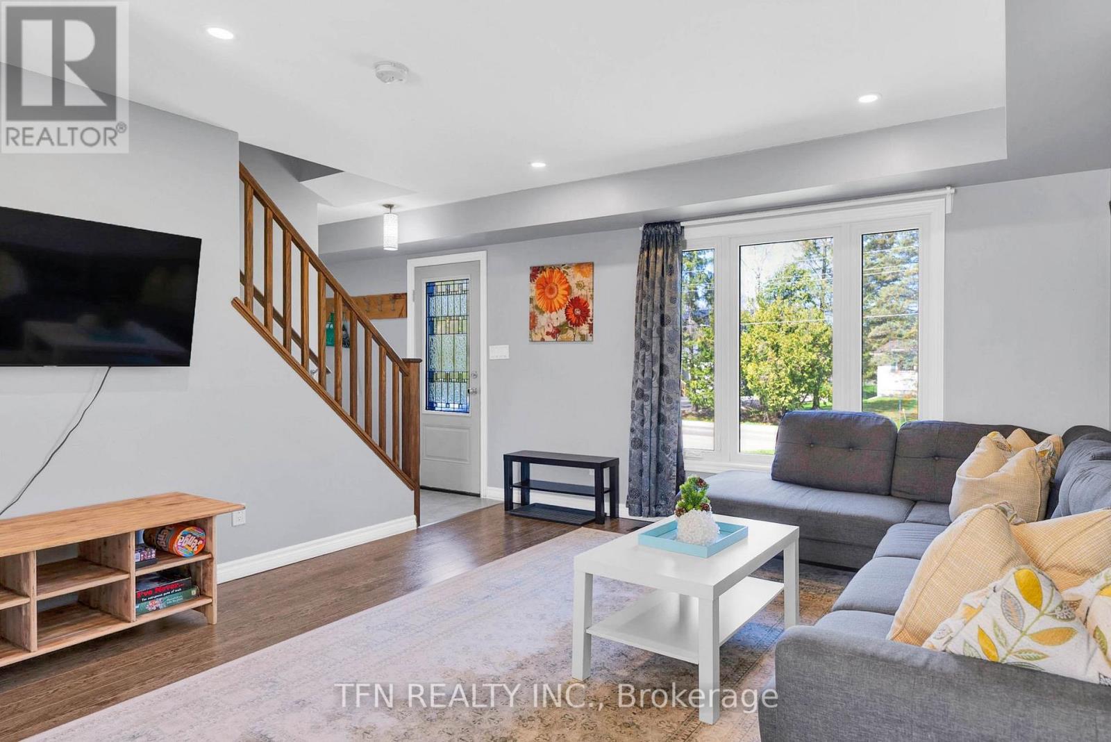 4 Pinewood Boulevard, Kawartha Lakes, Ontario  K0M 2T0 - Photo 6 - X12835424