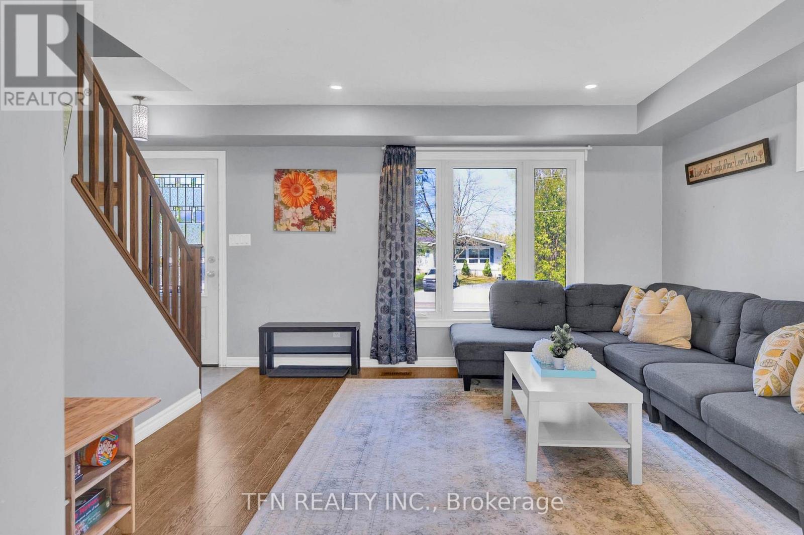 4 Pinewood Boulevard, Kawartha Lakes, Ontario  K0M 2T0 - Photo 7 - X12835424