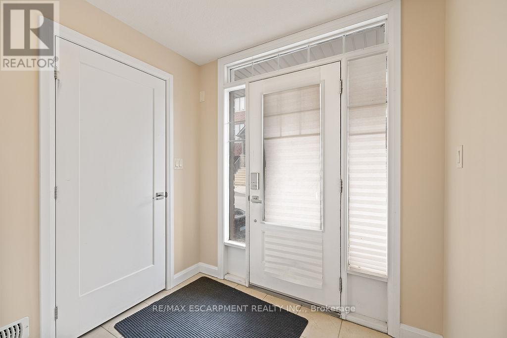 33 - 1169 Garner Road E, Hamilton, Ontario  L9G 0G8 - Photo 4 - X12835432