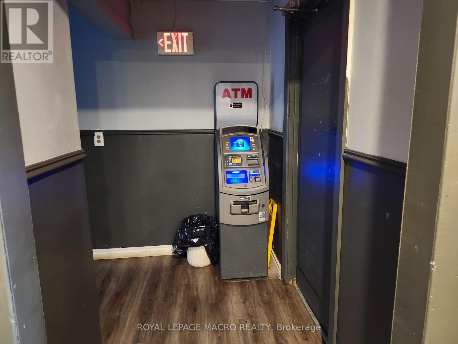 49 Scott Street W, St. Catharines, Ontario  L2R 1E1 - Photo 13 - X12835480