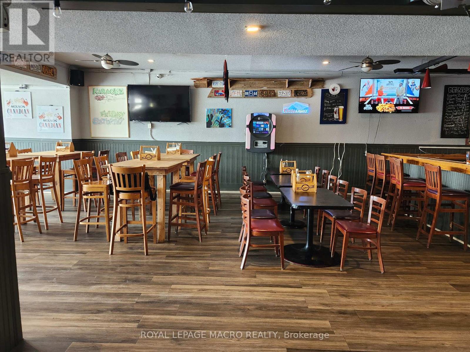 49 Scott Street W, St. Catharines, Ontario  L2R 1E1 - Photo 6 - X12835480