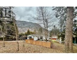 209 6th Avenue, Castlegar, British Columbia