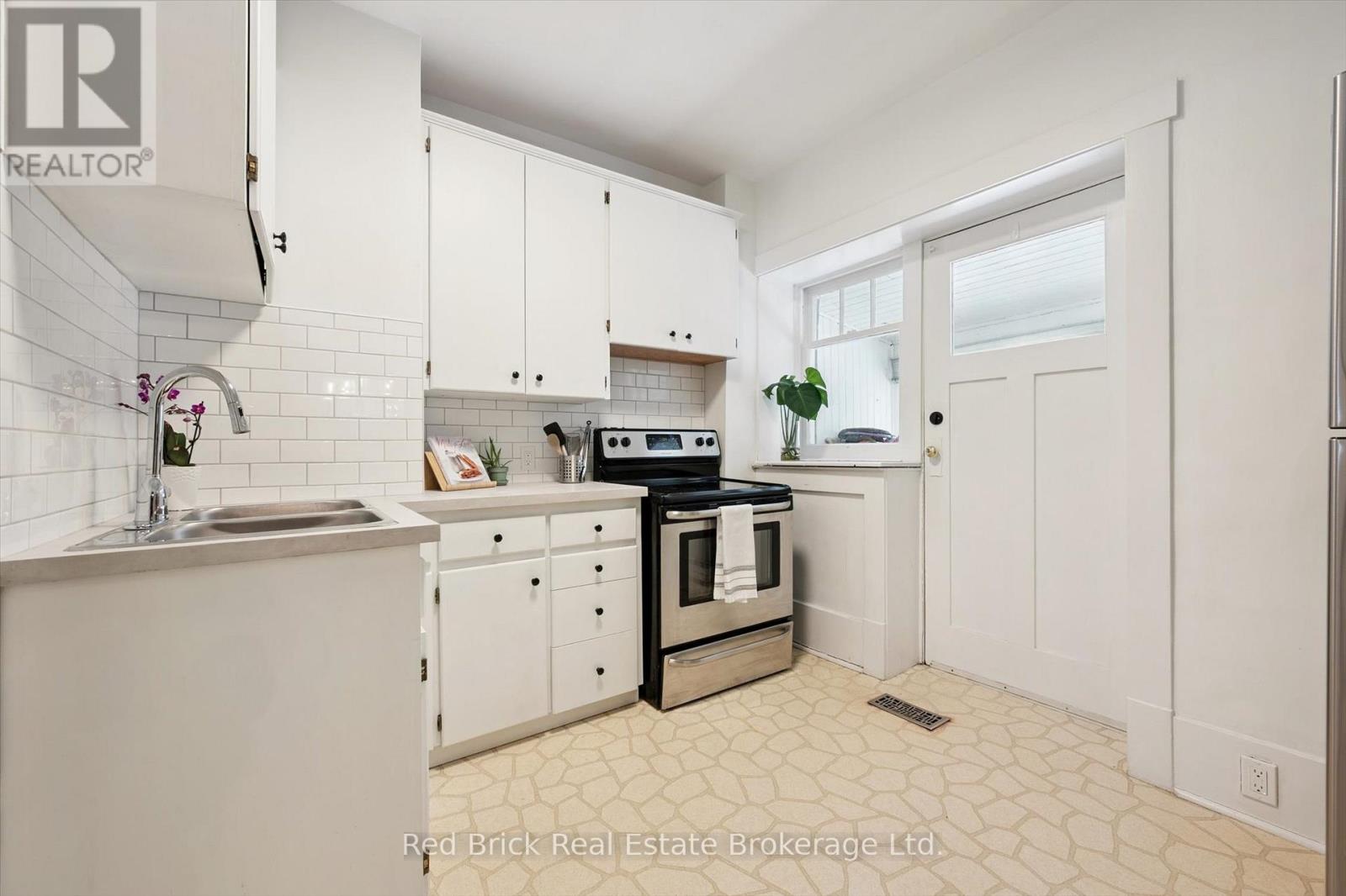 32 Eramosa Road, Guelph, Ontario  N1E 2L5 - Photo 14 - X12835658