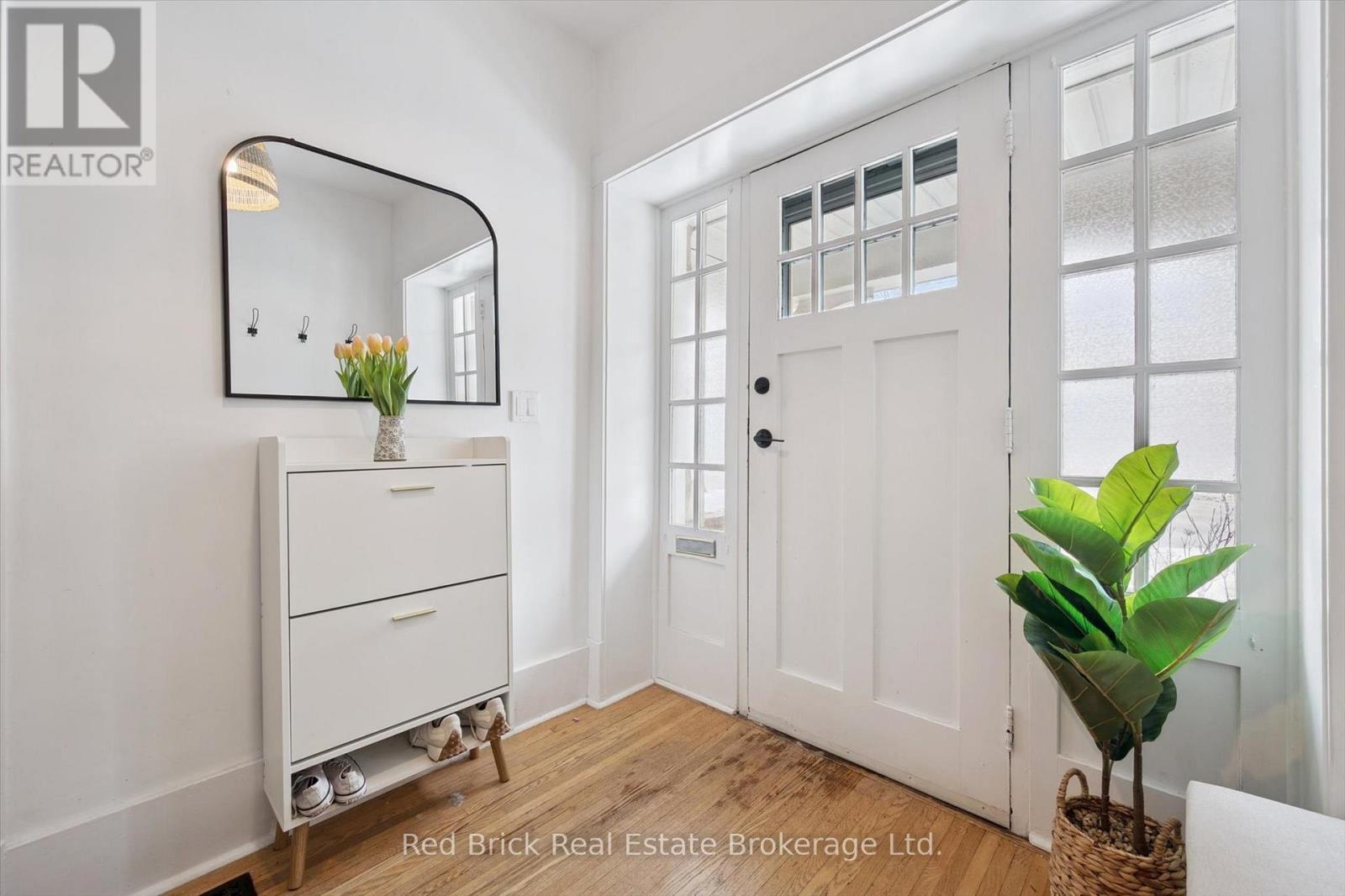 32 Eramosa Road, Guelph, Ontario  N1E 2L5 - Photo 5 - X12835658