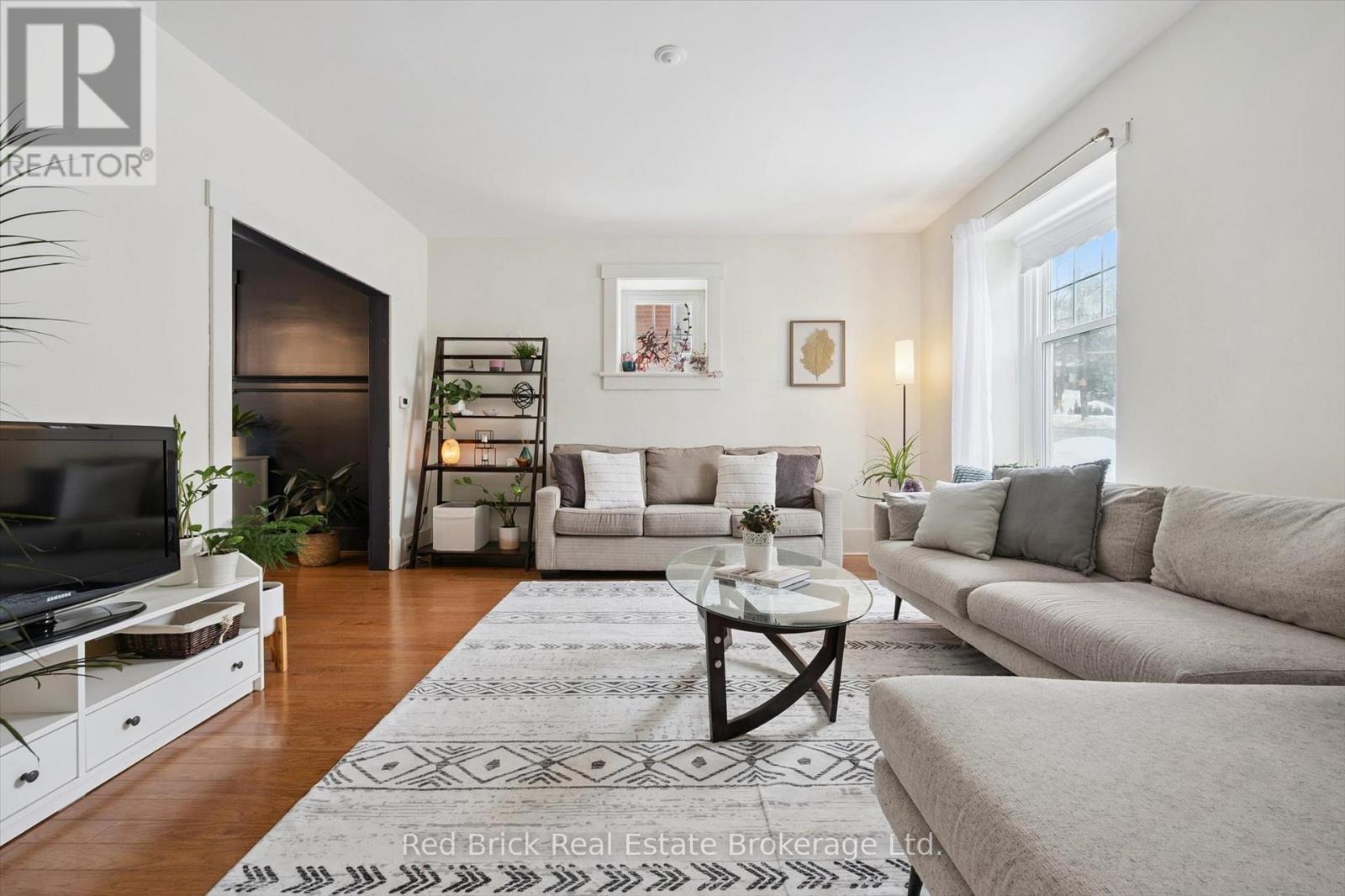 32 Eramosa Road, Guelph, Ontario  N1E 2L5 - Photo 7 - X12835658