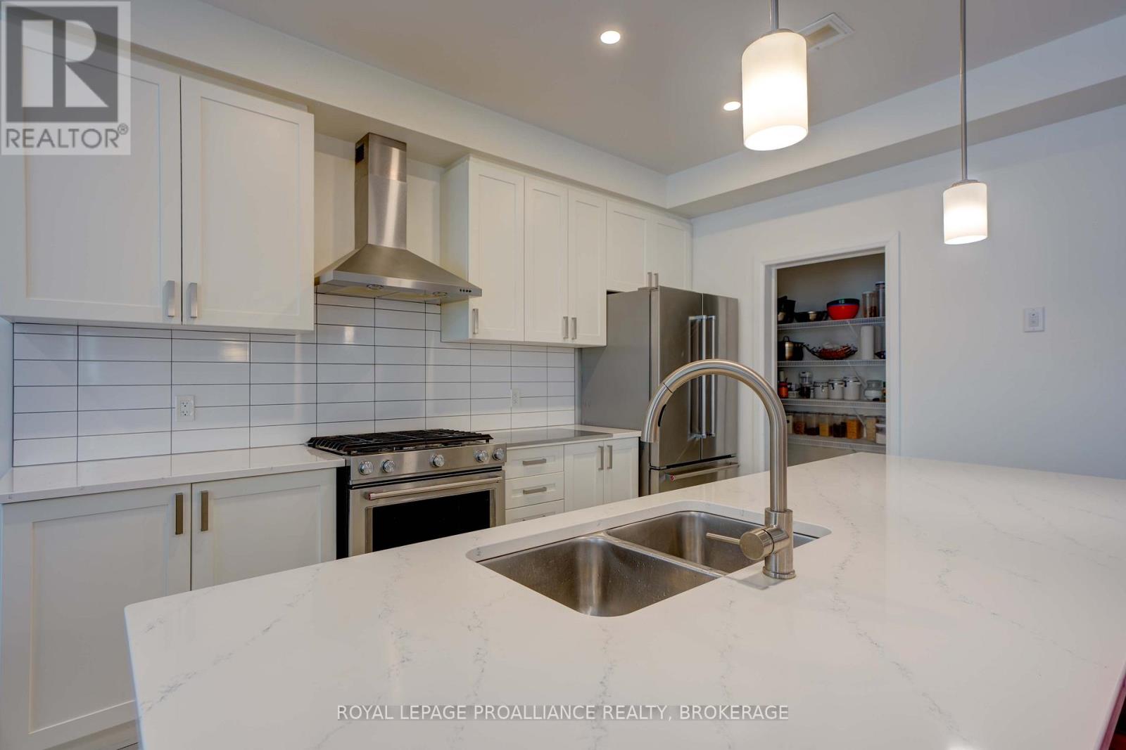 1369 Andersen Drive, Kingston, Ontario K7P 0P5 - Photo 13 - X12835654