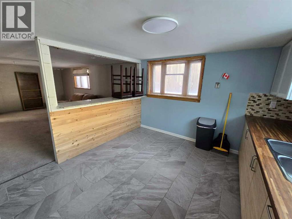 5208 55 Avenue, Ponoka, Alberta  T4J 1G8 - Photo 12 - A2288731