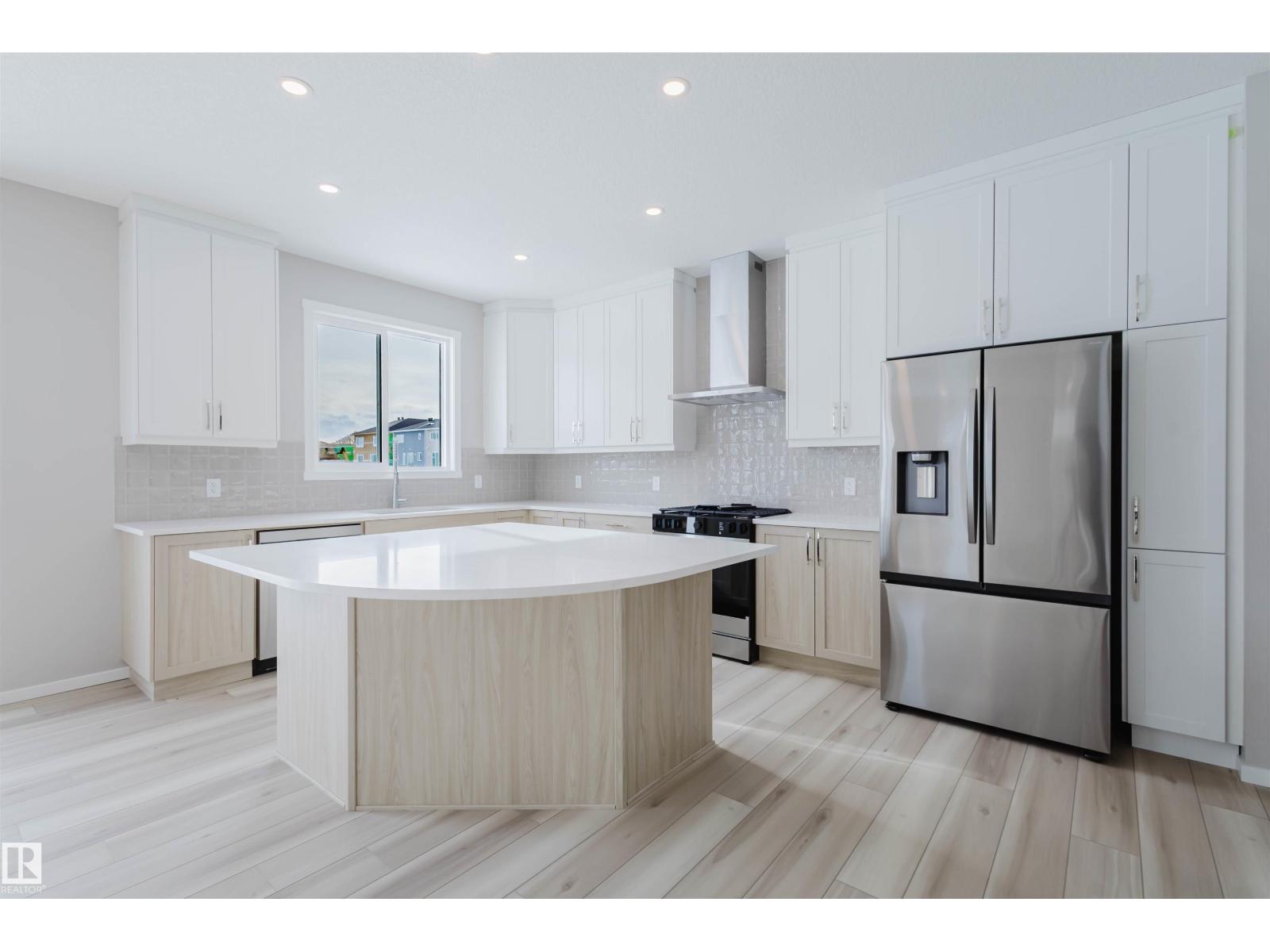 20429 16A AV NW, Edmonton, Alberta