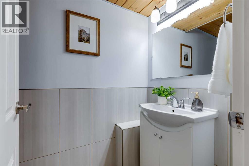 1205 Meadowbrook Drive Se, Airdrie, Alberta  T2A 1W6 - Photo 22 - A2281437