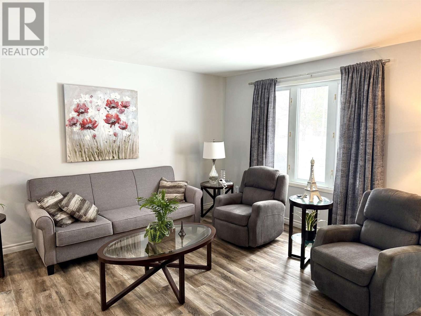 75 Copernicus Dr, Sault Ste. Marie, Ontario  P6A 6H3 - Photo 2 - SM260392