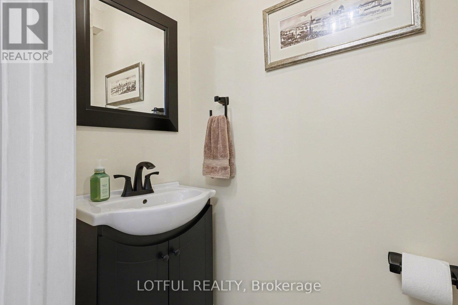 2212 Chalmers Crescent, Innisfil, Ontario  L9S 1Y6 - Photo 16 - N12835572