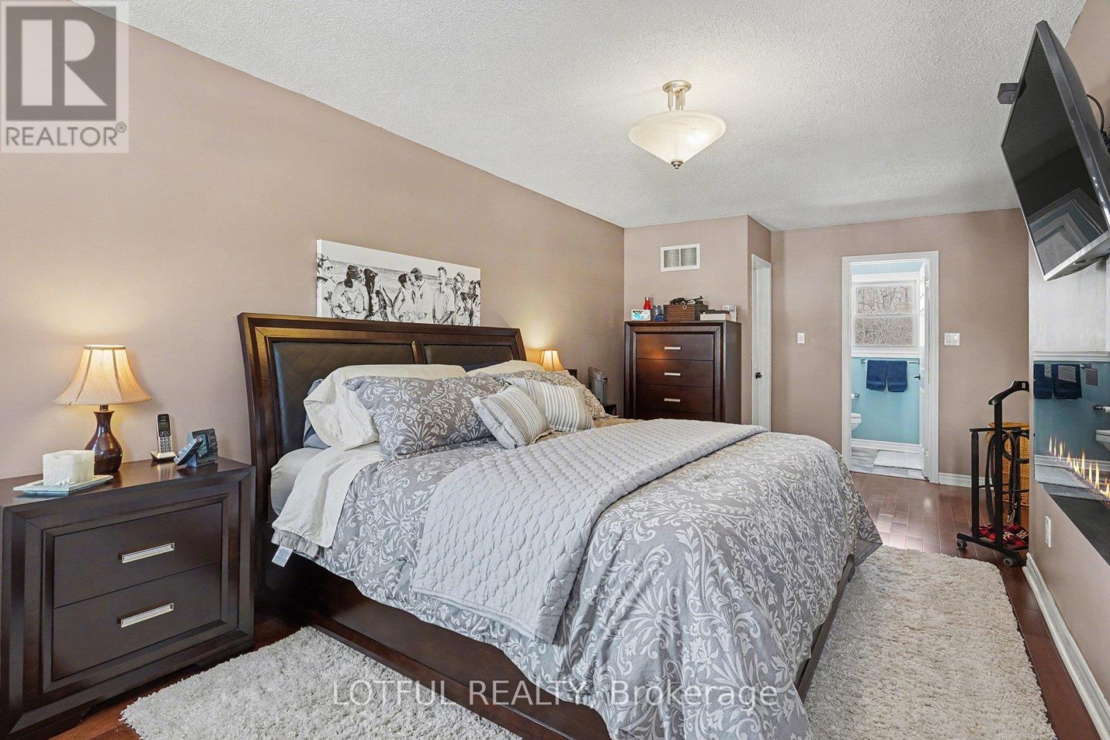 2212 Chalmers Crescent, Innisfil, Ontario  L9S 1Y6 - Photo 18 - N12835572