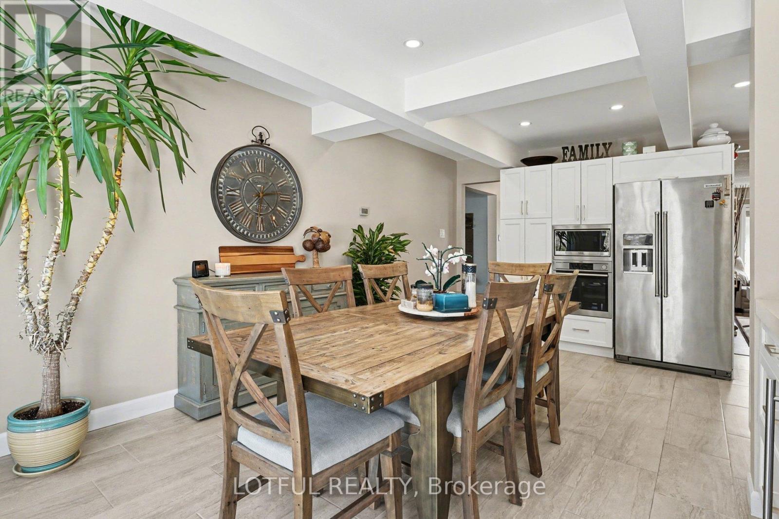 2212 Chalmers Crescent, Innisfil, Ontario  L9S 1Y6 - Photo 8 - N12835572