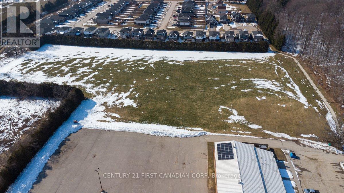 21 - 601 Lions Park Drive, Strathroy-Caradoc, Ontario  N0L 1W0 - Photo 3 - X12835624