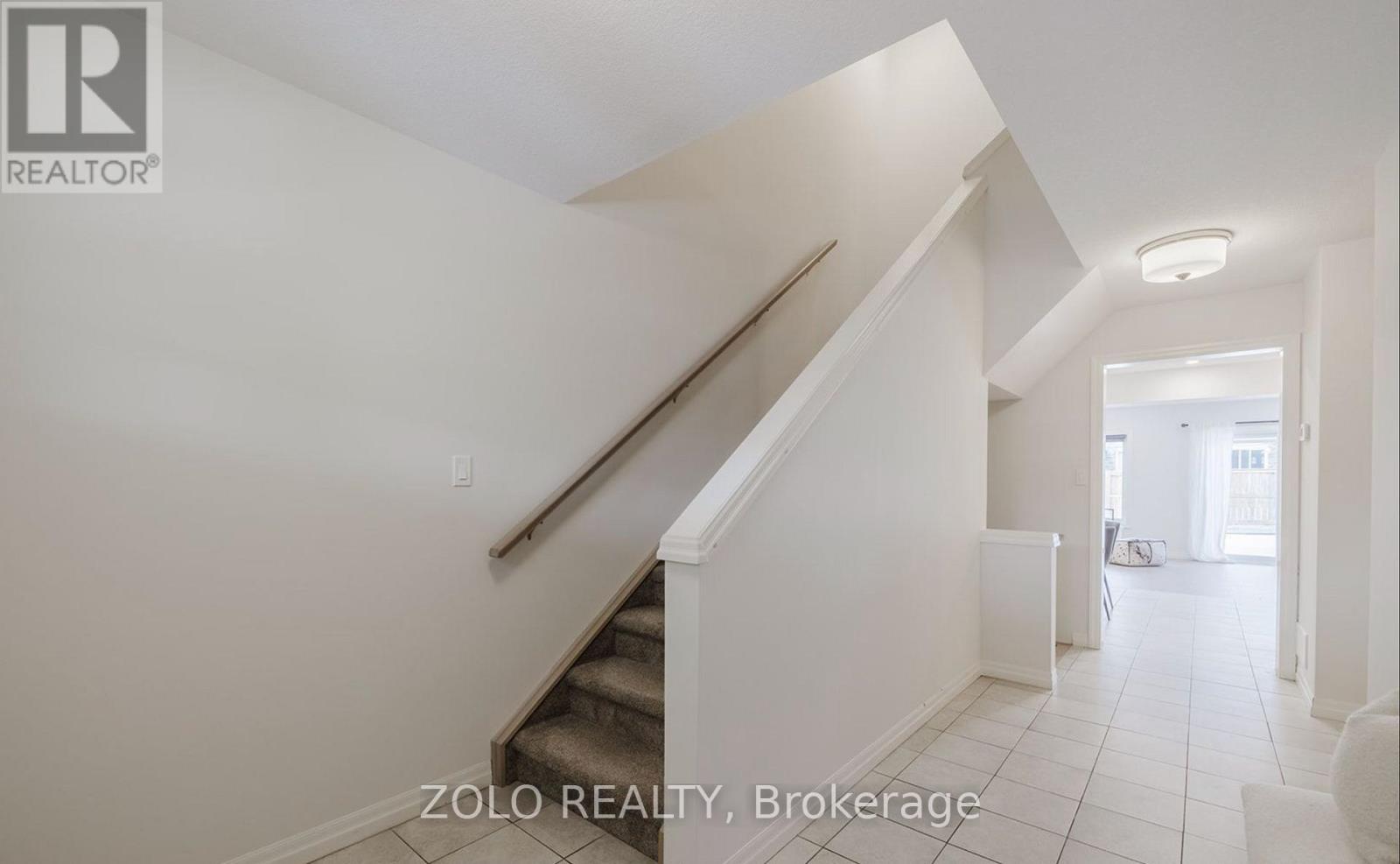 9 Charter Creek Court, St. Thomas, Ontario  N5R 0L2 - Photo 3 - X12835662