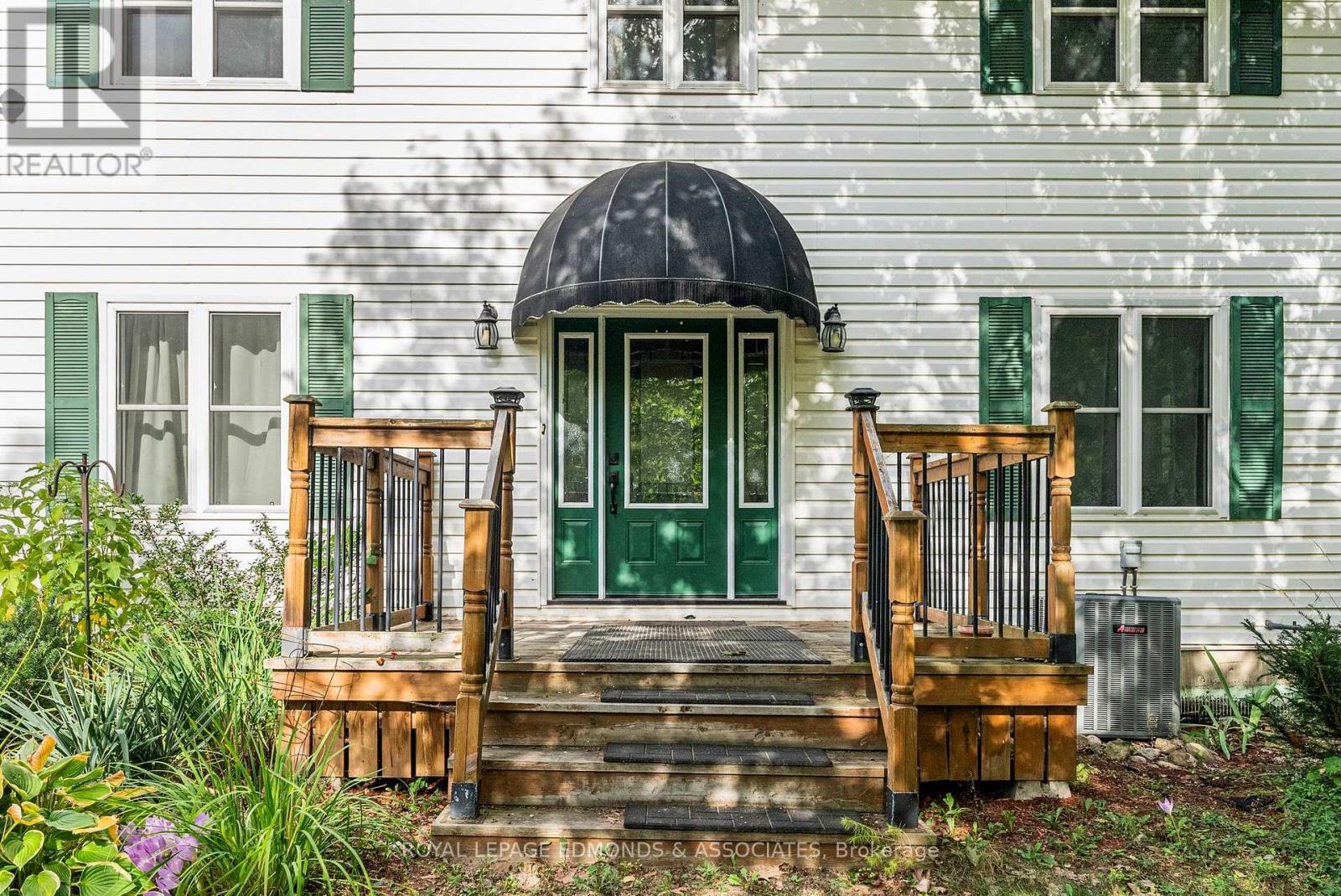 1095 Mountainview Drive, Laurentian Valley, Ontario  K8A 8E3 - Photo 8 - X12835588