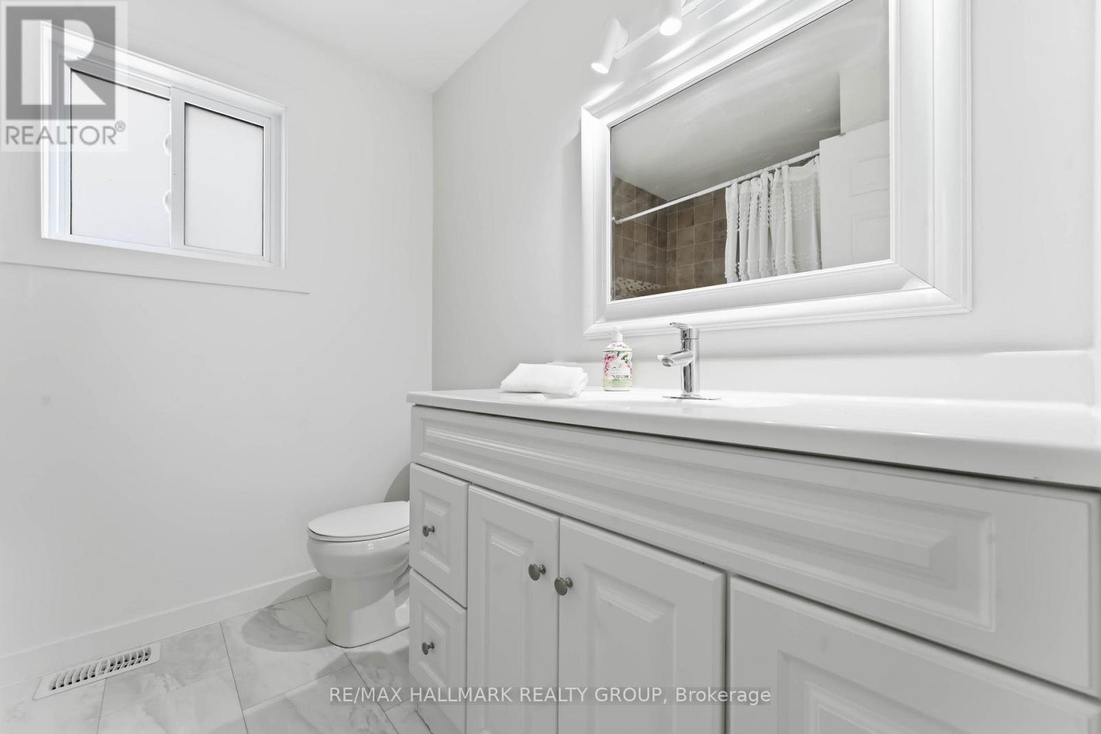 1091 Burgundy Lane, Ottawa, Ontario  K1C 2M9 - Photo 27 - X12835610