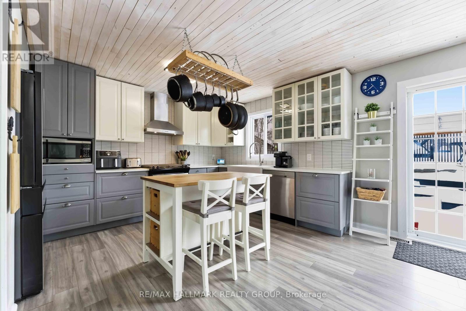 1091 Burgundy Lane, Ottawa, Ontario  K1C 2M9 - Photo 9 - X12835610