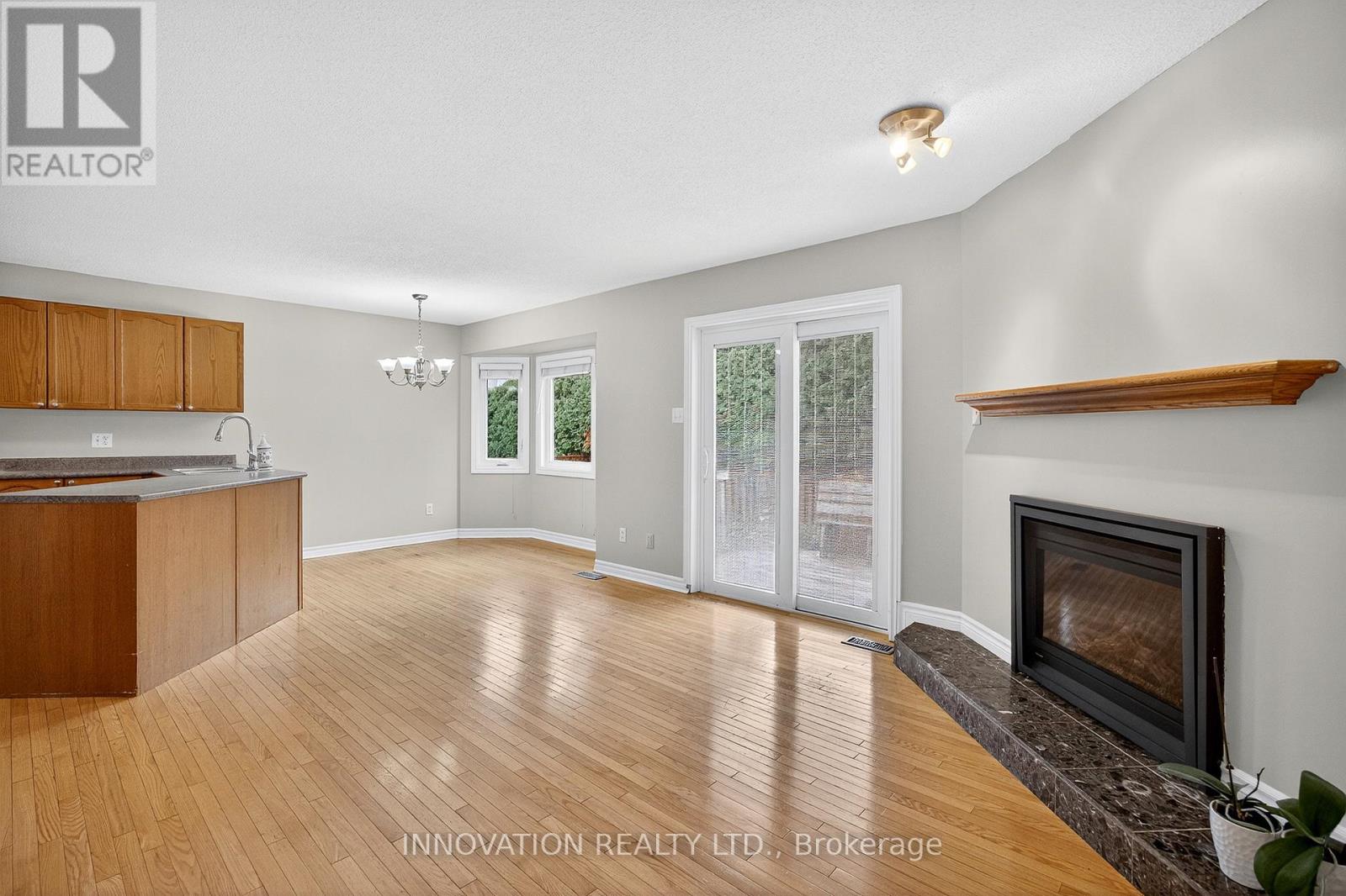 30 Randall James Drive, Ottawa, Ontario  K2S 1M4 - Photo 5 - X12835756